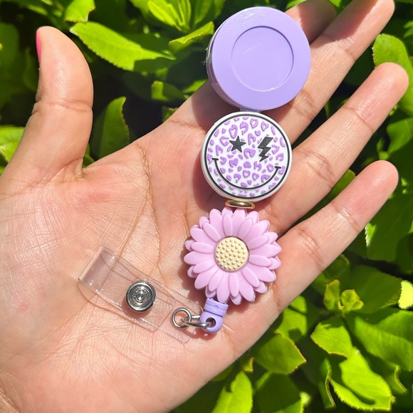 Smiley Face 💜 Badge Reel - Picture 1 of 1